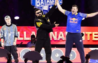 Red Bull Batalla Internacional 2024: Se coronaron dos campeones tras error de la host del evento Polémica en la final. Chuty y Gazir, protagonistas de la polémica decisión en Red Bull Batalla 2024. Foto: El Plural