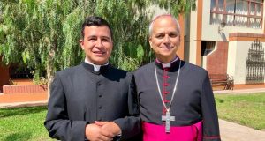 «El papa me saluda por mi cumpleaños»