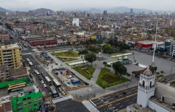 El tren avanza, Lima respira