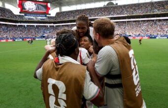 Inglaterra se queda con el bronce