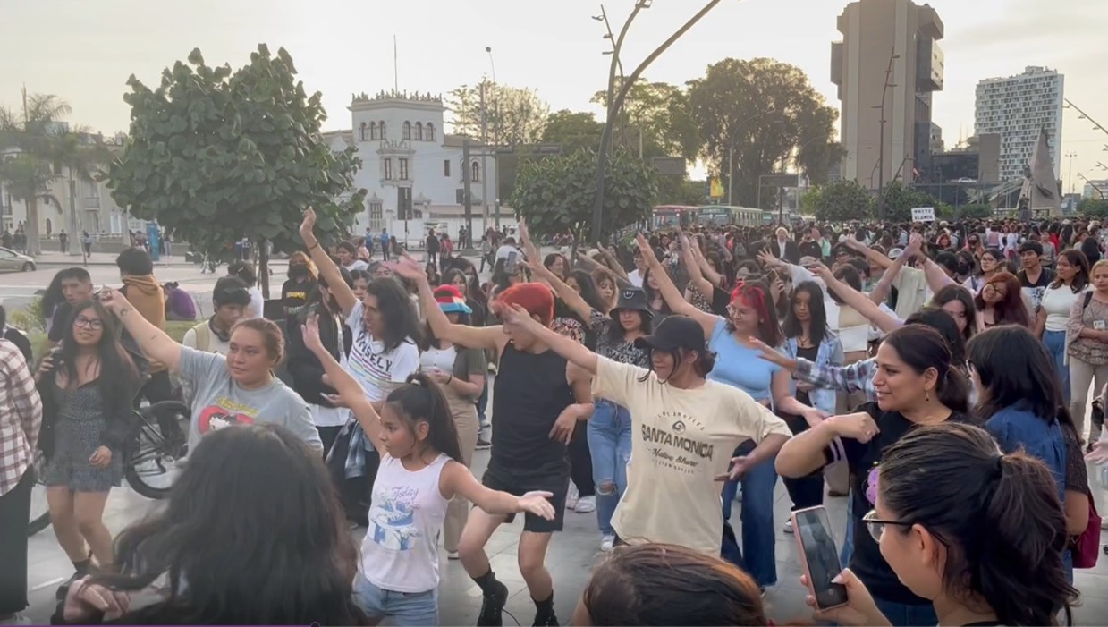 La moda asiática causa furor en el Perú