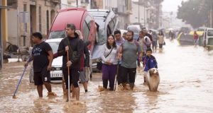 Valencia enfrenta a su peor desastre natural en un siglo