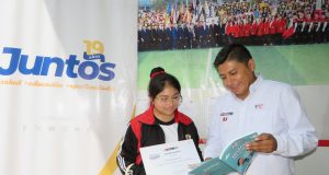 Escolar de Ventanilla es reconocida en concurso de cuentos del programa Juntos