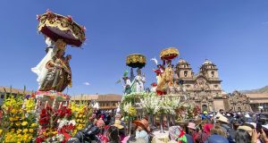 Cambiamos al santo, no la tradición