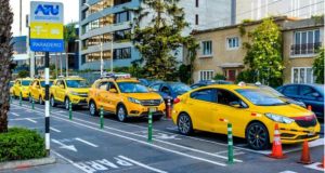 Como en año nuevo, taxis se ‘visten’ de amarillo