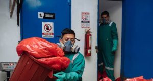 Los hospitales públicos contaminan cuando no gestionan correctamente sus residuos Los hospitales públicos contaminan cuando no gestionan correctamente sus residuos