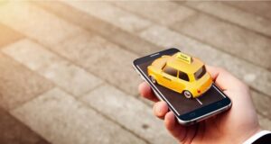 El celular tomó el volante