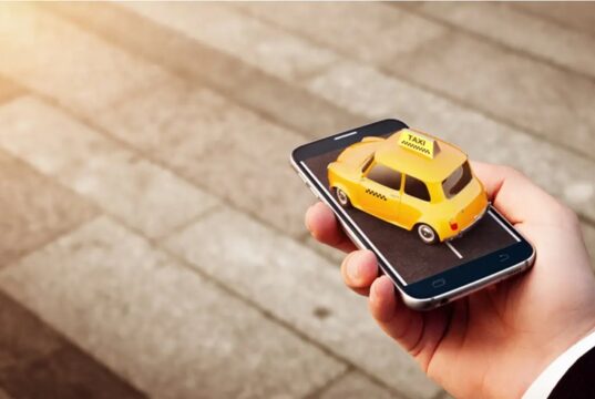 El celular tomó el volante