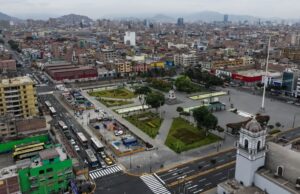 El tren avanza, Lima respira