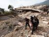 Venezuela eleva a 920 los fallecidos tras los terremotos y continúa la búsqueda de sobrevivientes