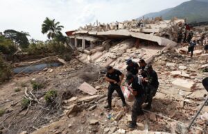 Venezuela eleva a 920 los fallecidos tras los terremotos y continúa la búsqueda de sobrevivientes