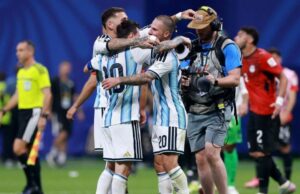 Argentina firma una remontada épica